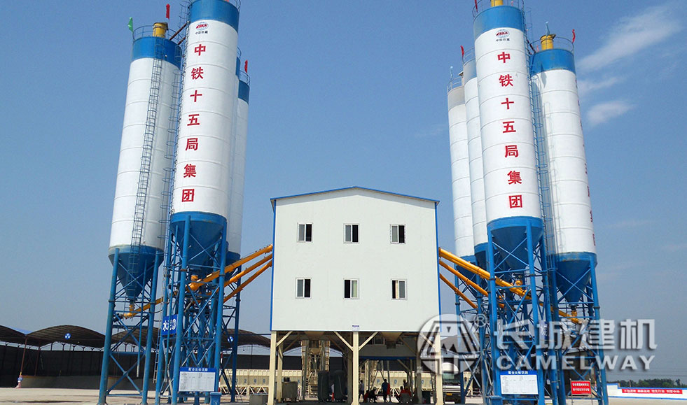 中鐵十五局大西客專項(xiàng)目雙120混凝土攪拌站
