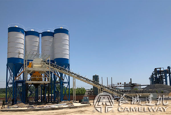 商品混泥土180型拌合站的設(shè)備