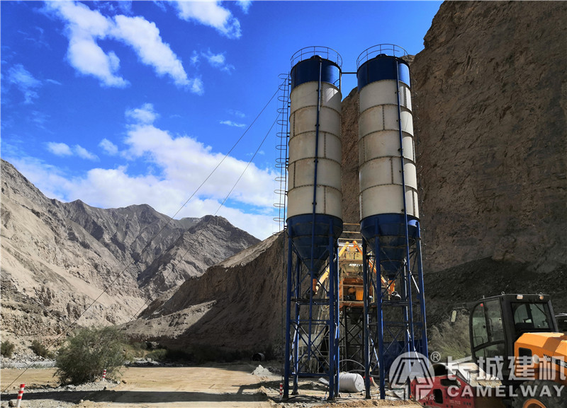 長(zhǎng)城60型混凝土攪拌站一套多少錢(qián)(圖為客戶(hù)現(xiàn)場(chǎng))