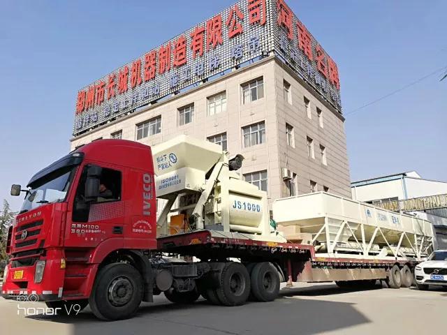 長城建機發(fā)貨裝車現(xiàn)場