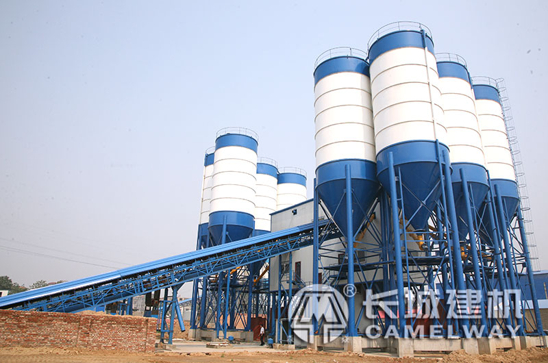 大型攪拌站設(shè)備實拍