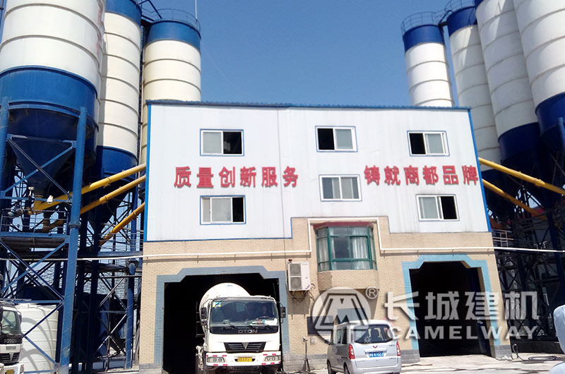 混凝土攪拌站設(shè)備實景