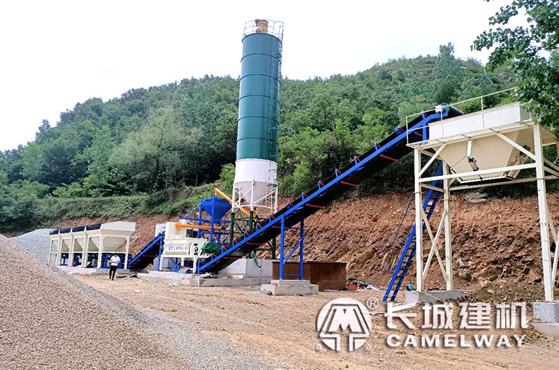 小型灰土攪拌機(jī)客戶現(xiàn)場實景 小型灰土攪拌機(jī)客戶現(xiàn)場實景